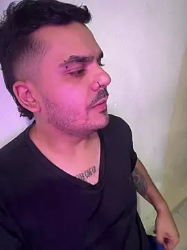 LatinBearX's Live XXX Chat