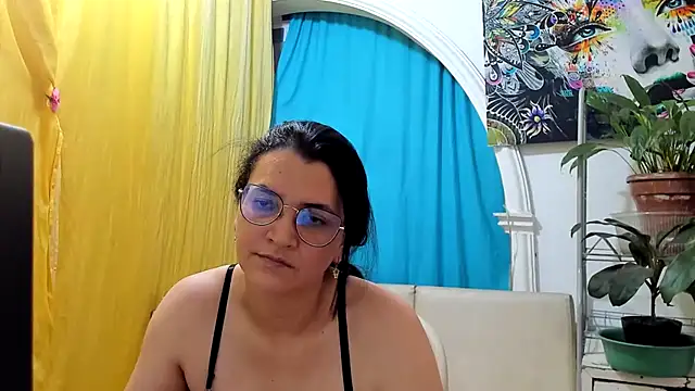 Chat +18 de MARILYN_GARCIA ao vivo