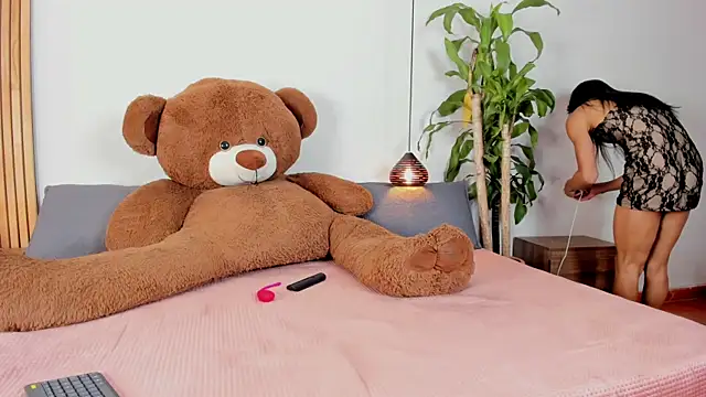 REINA_ADAHARA élő XXX-chatje