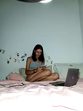XXX chat uživo modela ella_maya