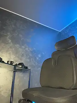 Chat +18 de CLOUDYJULIUS ao vivo