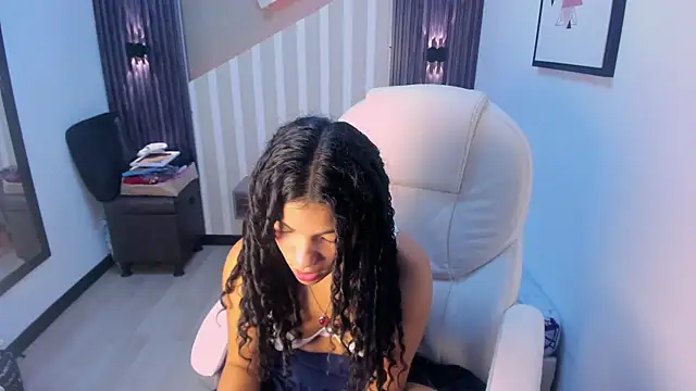 Chat XXX ao vivo de LittleeStar
