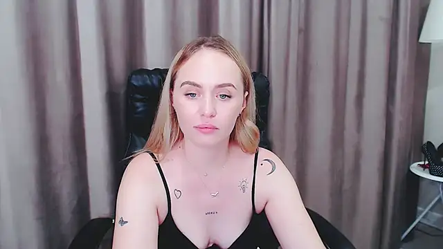 LiluMoon__'s Live XXX Chat