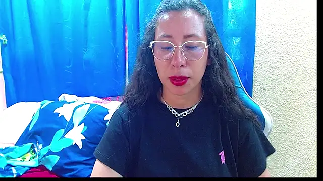 Gia_leinn Live XXX-Chat
