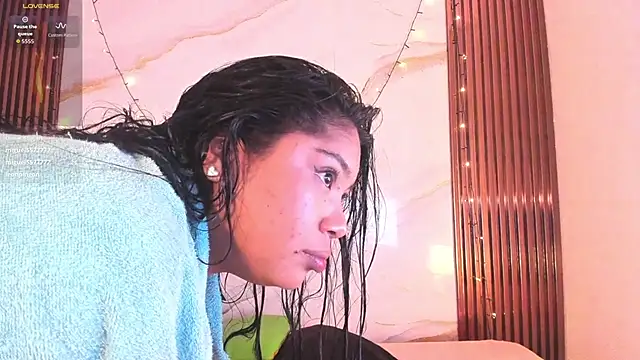 SaraApril_1's Live XXX Chat