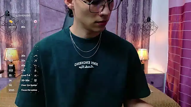 Онлайн чат XXX AronTawers
