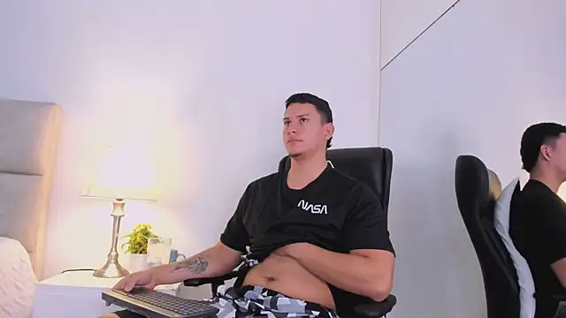 Chriss_Diamond 라이브 XXX 채팅