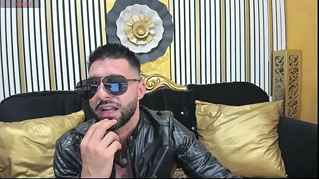 TommyDum live XXX chat