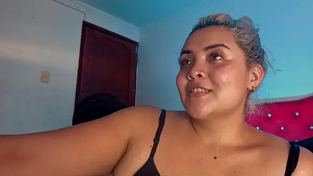 Chat XXX en directo de Agatha_humidity