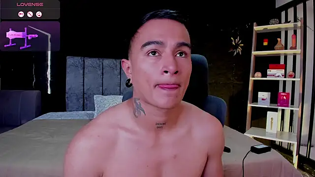 LiamDeep live XXX chat