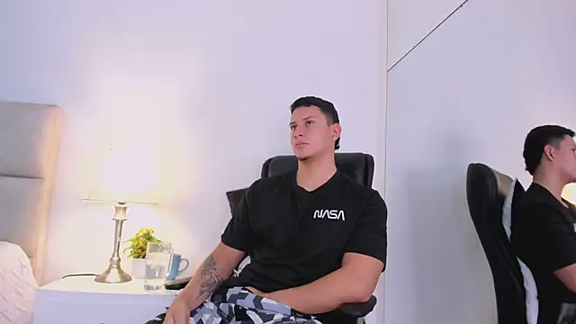 Chriss_Diamond: онлайн-секс-чат