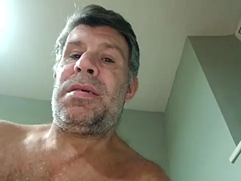 stud2512's Live XXX Chat