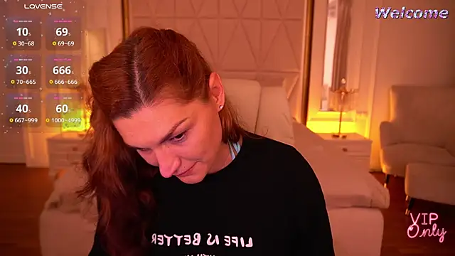 XXX chat uživo modela EllaGoldenn