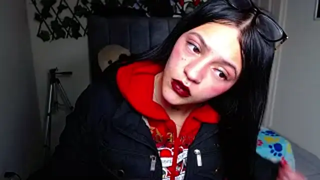 Violettasquirt: απευθείας συνομιλία ΧΧΧ