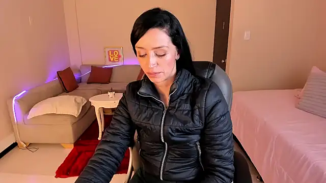 Kristen_Garner Chat XXX in diretta