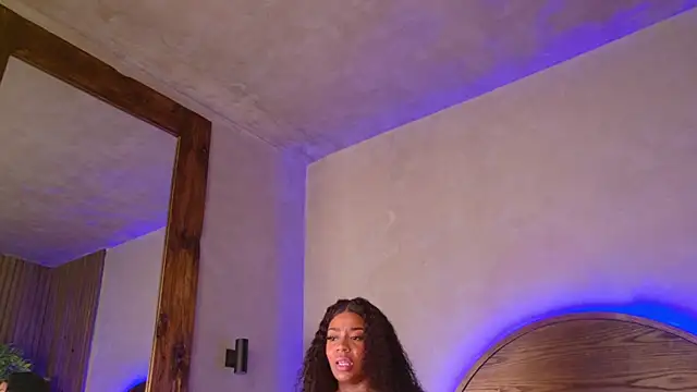loana_vegas Chat XXX live