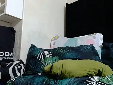 creamyslender23's Live XXX Chat