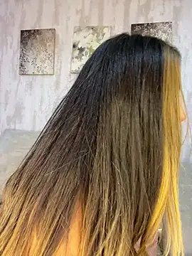 Liamiler01_ Adlı Modelin Canlı XXX Sohbeti