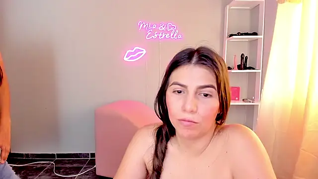 estrellita_18nice's Live XXX Chat