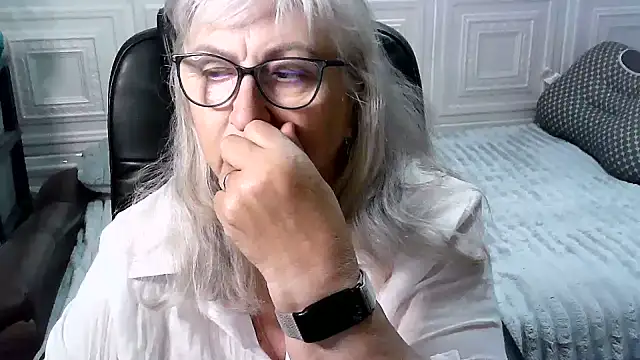 LolkaAlyss – Naživo XXX chat