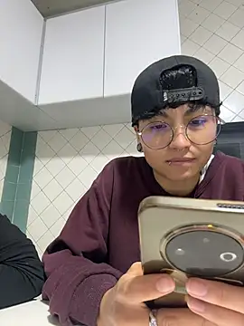Chat +18 de ian_mathias_ ao vivo