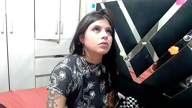 katery_wok11's Live XXX Chat