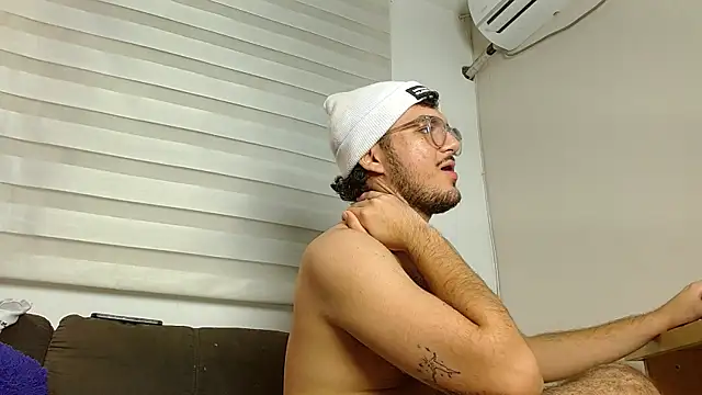 Zac_Golden Live XXX-Chat