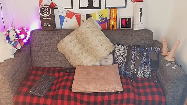 Angelabrowm élő XXX-chatje