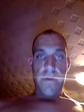 Codymc89: διαδικτυακό σόου στην κάμερα