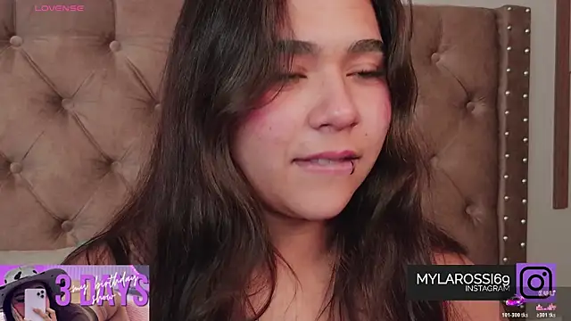 แชท XXX สดของ Mylarossi