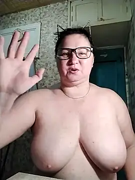 Holly-69 Live XXX Chat