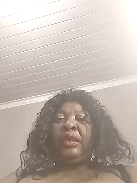 Ebony_Cougar 现场XXX聊天