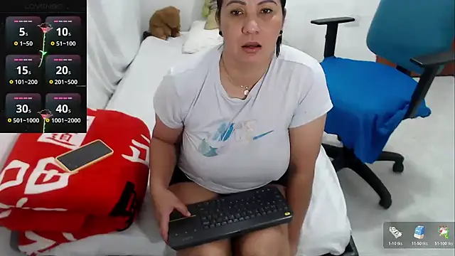 LAURA_Foxht Live XXX-chat