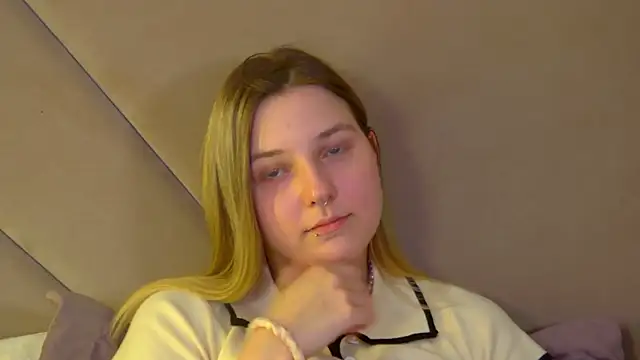 TinnaBurton's Live XXX Chat