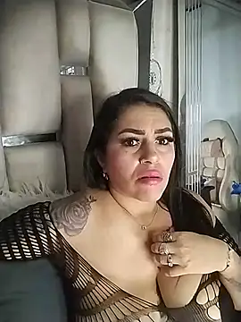 Chat XXX en directo de chelaqueen_