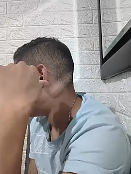 XXX chat uživo modela Tiger_cryad