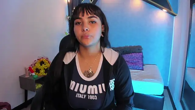 Bella_Raven – Live XXX-chat