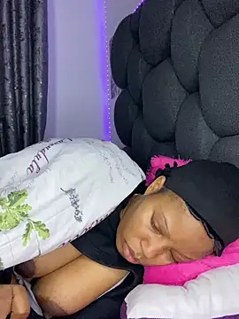 RainBougie's Live XXX Chat