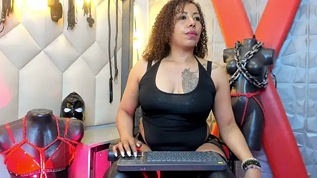 دردشة ArhyFoxx1 الجنسية المباشرة