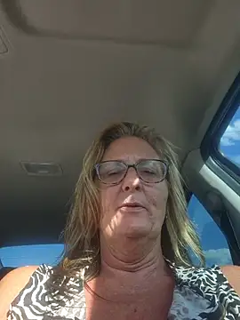SultrySummer68's Live XXX Chat