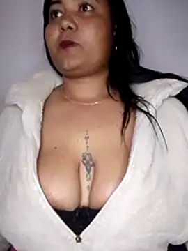 DEISY_8670 Adlı Modelin Canlı XXX Sohbeti