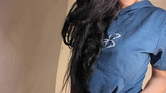 _aish_a Adlı Modelin Canlı XXX Sohbeti