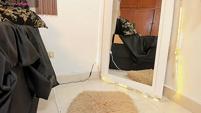 scarlet_fox75 élő XXX-chatje