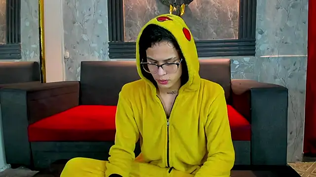 Brianhot0F Show Webcam