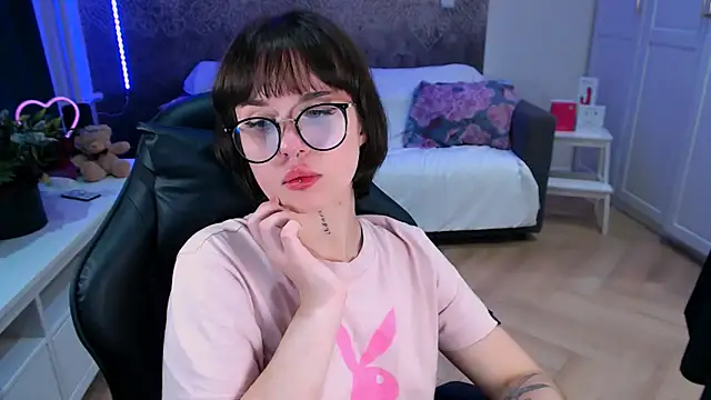 NonaWhyNot live XXX chat