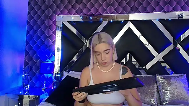 Czat XXX na żywo – victoriaa_lee_