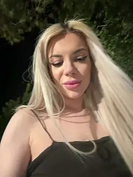צ'אט XXX בשידור חי של AlyssaFoxx_
