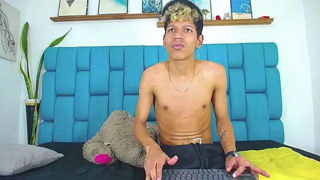 Stephen_Angel Live XXX Chat
