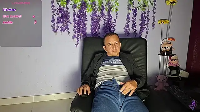 GreisyAndHazzan's Live XXX Chat