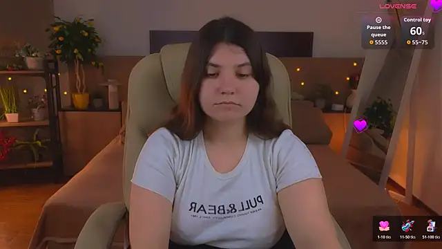 Viola__Shy: онлайн-секс-чат